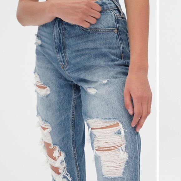 Aeropostale High Rise Distressed Raw Hem Mom Jeans - Picture 1 of 10